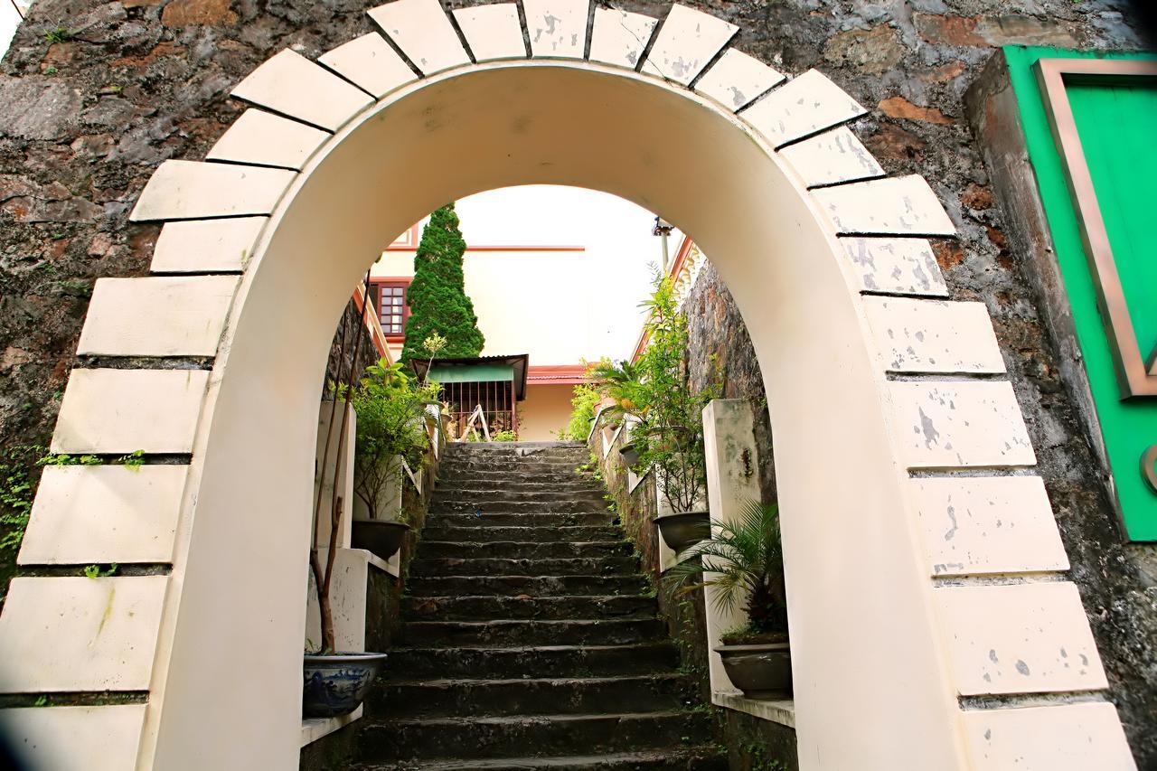 Khách Sạn Cây Thông Tam Ðảo Exterior foto