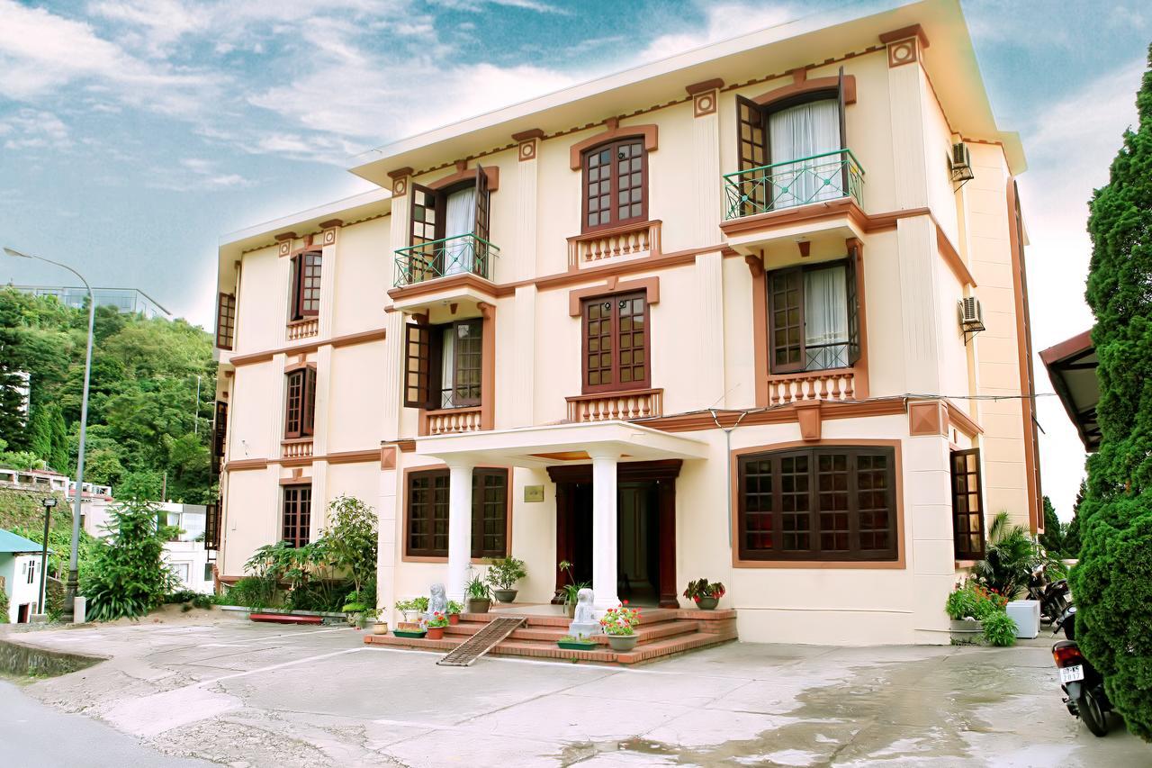 Khách Sạn Cây Thông Tam Ðảo Exterior foto